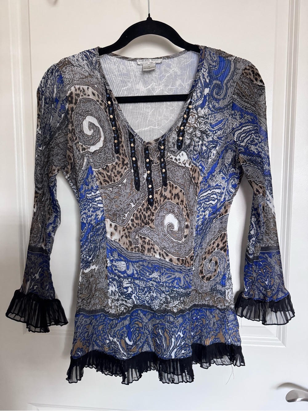ALBERTO MAKALI Blue, Brown & Black Printed V-Neck Ruffle Top SZ MEDIUM - Picture 9 of 9